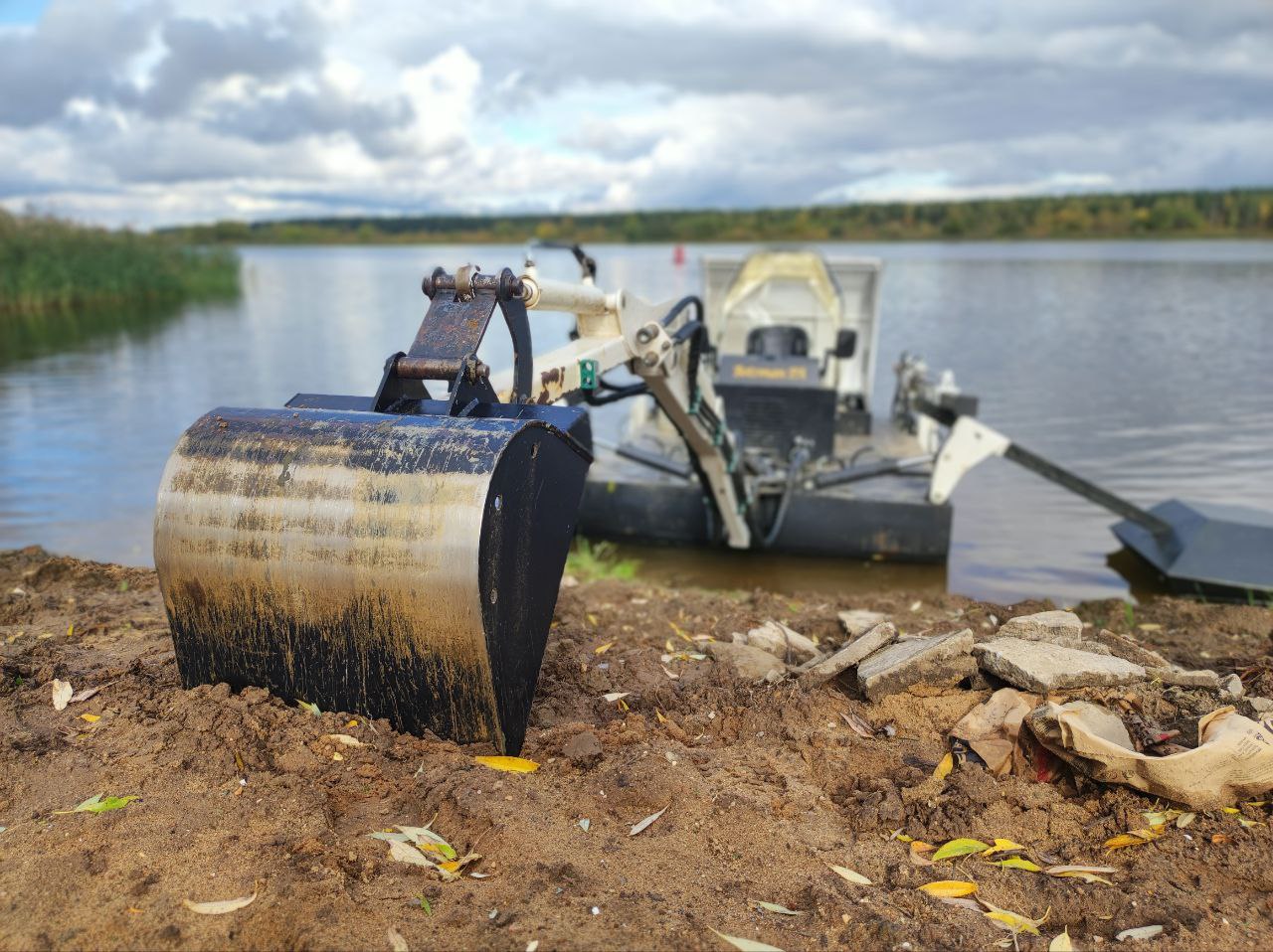 Очистка Водоема от Водорослей в Вышнем Волочке | Цены | Dredger